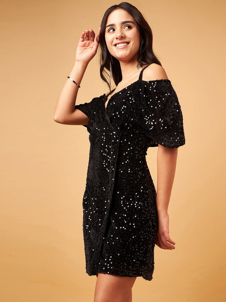 SHIMMER VELVET BODYCON DRESS WITH SHOULDER STRAPS Urban Fashion People SHIMMER VELVET BODYCON DRESS WITH SHOULDER STRAPS Urban Fashion People